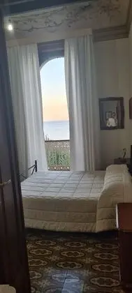 Tek Büyük Yataklı Oda, Balkon, Deniz Manzaralı