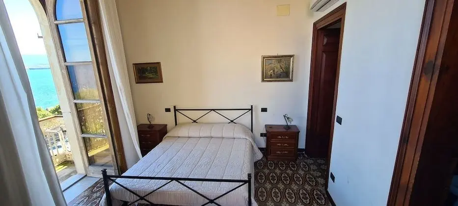 Tek Büyük Yataklı Oda, Balkon, Deniz Manzaralı