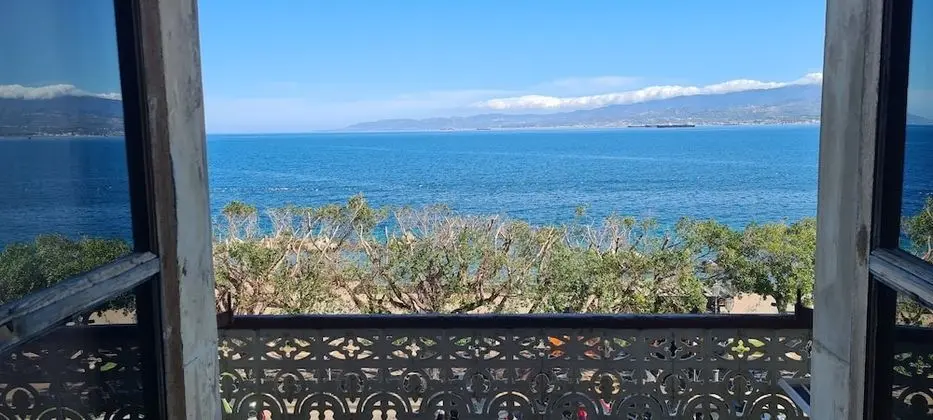 Üç Kişilik Oda, Deniz Manzaralı