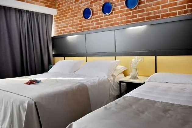 Tek Büyük veya İki Ayrı Yataklı Oda