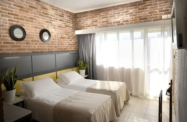 Tek Büyük veya İki Ayrı Yataklı Oda