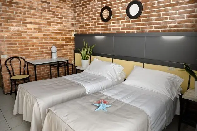 Tek Büyük veya İki Ayrı Yataklı Oda