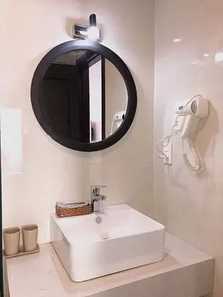 Deluxe Tek Büyük Yataklı Oda, 1 En Büyük (King) Boy Yatak, Balkon, Şehir Manzaralı