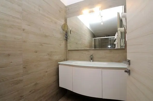 Üç Kişilik Oda, Birden Çok Yatak, Kısmi Deniz Manzaralı