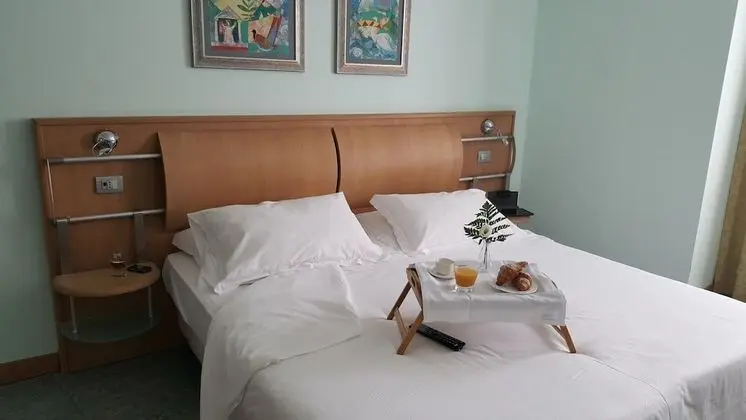 Büyük Yataklı Tek Kişilik Oda