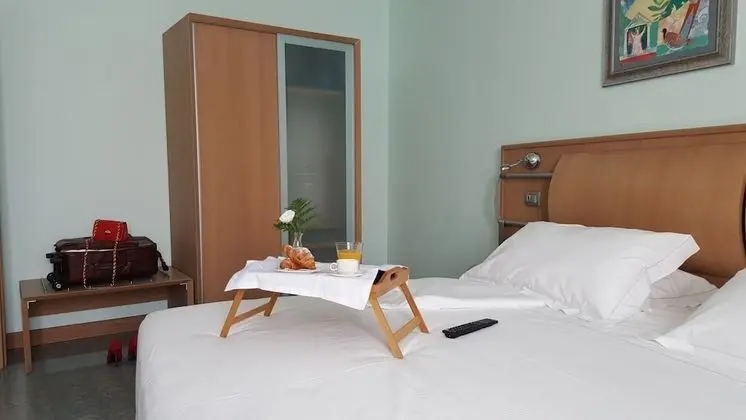 Büyük Yataklı Tek Kişilik Oda