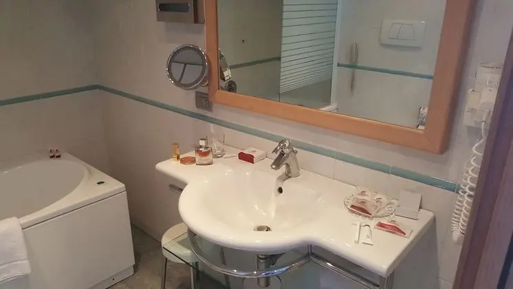 Büyük Yataklı Tek Kişilik Oda