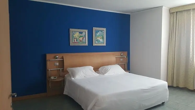 Standard Tek Büyük veya İki Ayrı Yataklı Oda, 1 Çift Kişilik veya 2 Tek Kişilik Yatak, Küvet