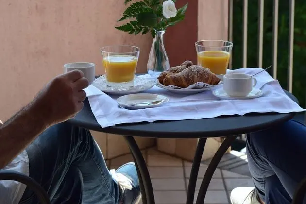 Standard Tek Büyük veya İki Ayrı Yataklı Oda, 1 Çift Kişilik veya 2 Tek Kişilik Yatak, Küvet
