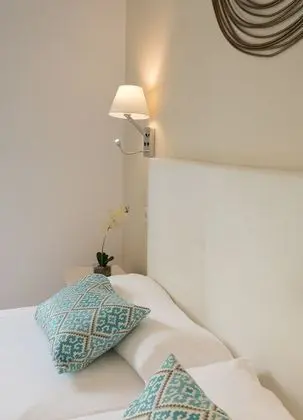Tek Büyük veya İki Ayrı Yataklı Oda (2 adults)