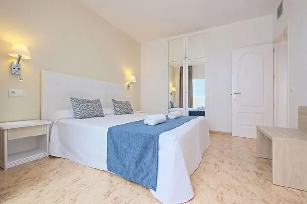 Tek Büyük veya İki Ayrı Yataklı Oda (2 adults)