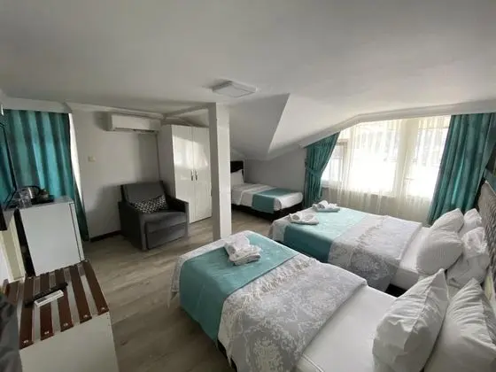 Çatı Katı Standart Oda, Deniz ve Şehir Manzaralı, Balkonlu