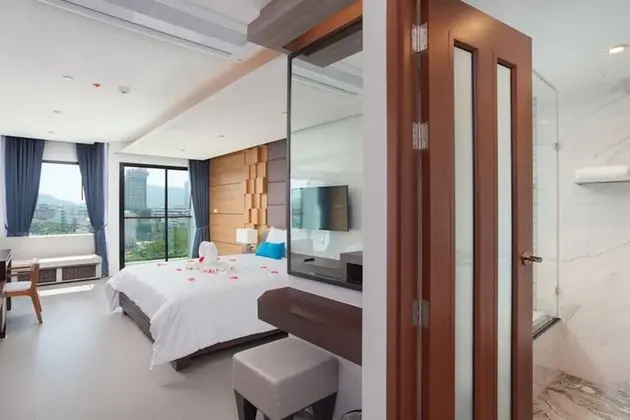 Grand Deluxe