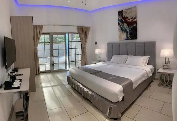 Villa, Bahçe Manzaralı, Havuz Kenarı