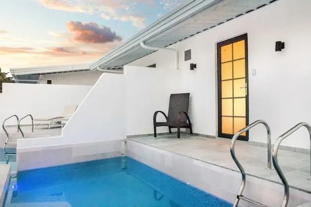 Villa, Bahçe Manzaralı, Havuz Kenarı