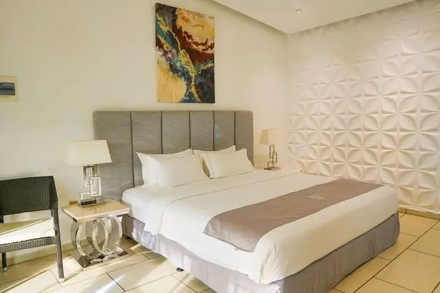 Villa, Bahçe Manzaralı, Havuz Kenarı