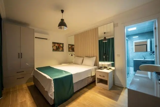 Standart Oda, Deniz veya Bahçe Manzaralı, Balkonlu