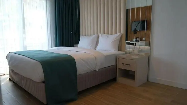 Standart Oda, Deniz veya Bahçe Manzaralı, Balkonlu