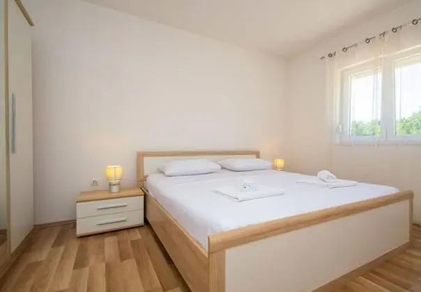 Ev (Marina - quiet & spacious - H(6))