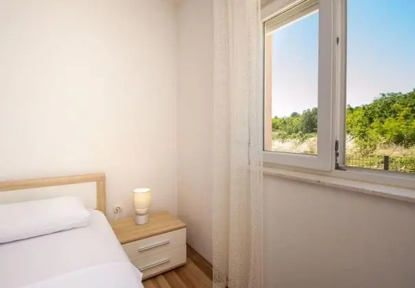 Ev (Marina - quiet & spacious - H(6))