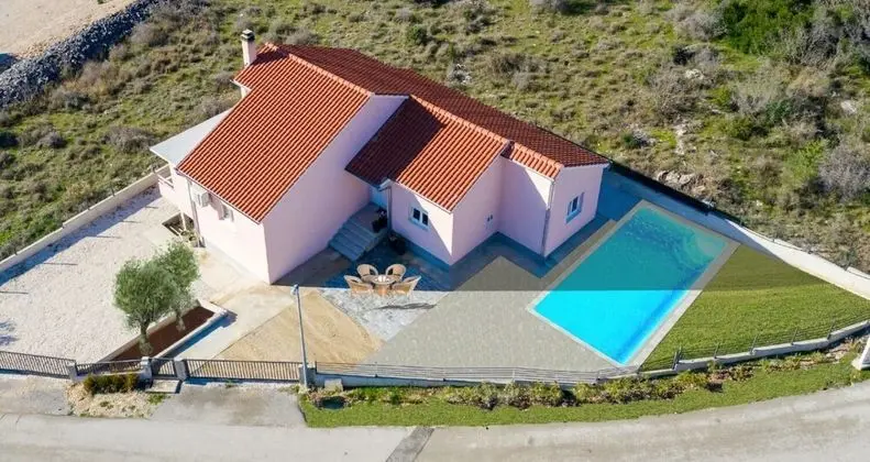 Ev (Marina - quiet & spacious - H(6))
