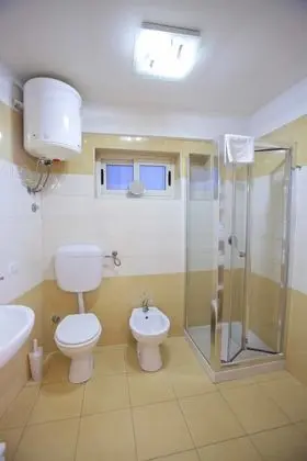 Tek Büyük Yataklı Oda, Balkon