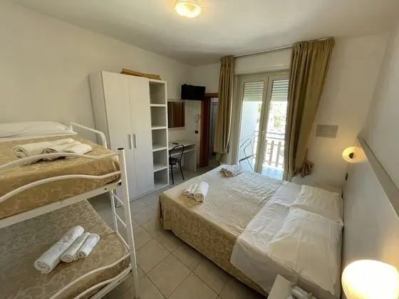 Basic Dört Kişilik Oda