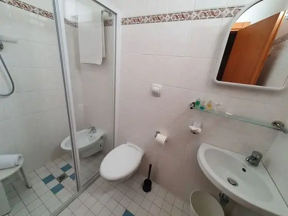 Basic Üç Kişilik Oda