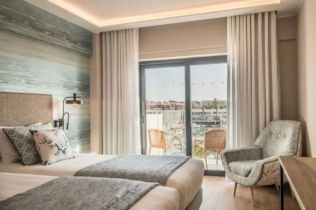 Standard Oda, Marina Manzaralı