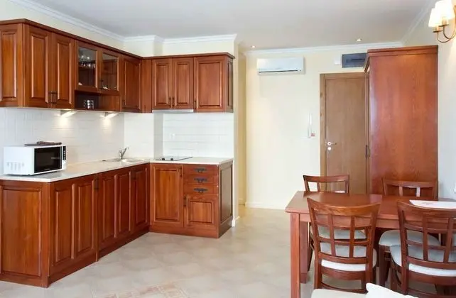 Apart Daire, 2 Yatak Odası, Balkon, Bahçe Manzaralı