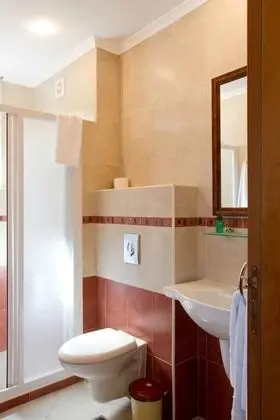 Apart Daire, 2 Yatak Odası, Balkon, Bahçe Manzaralı