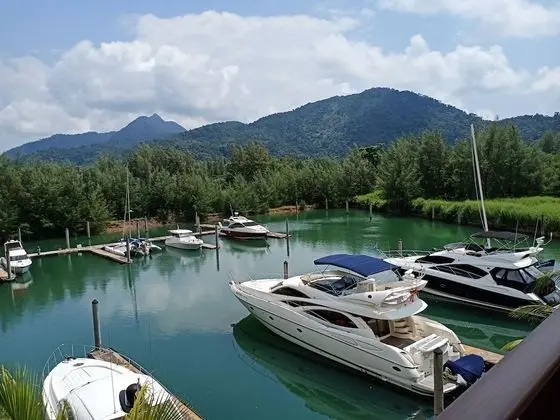 Premier Tek Büyük veya İki Ayrı Yataklı Oda
