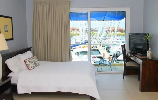 İki Ayrı Yataklı Oda, Marina Manzaralı