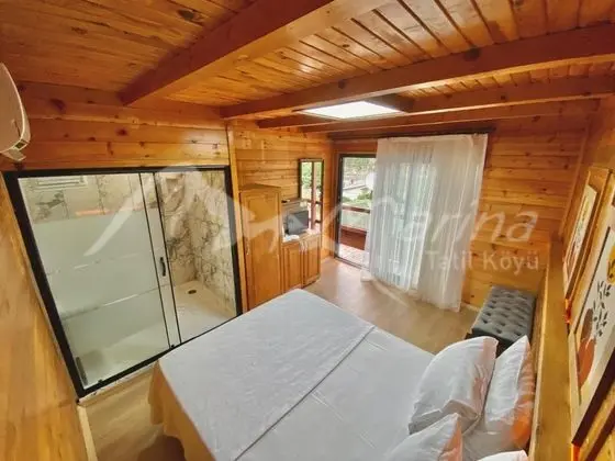 Çift Kişilik,Göl Manzaralı,Balkonlu