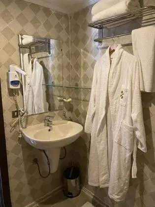 Comfort Tek Büyük veya İki Ayrı Yataklı Oda