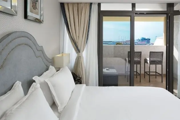 Deluxe Tek Büyük Yataklı Oda, Balkon, Deniz Manzaralı