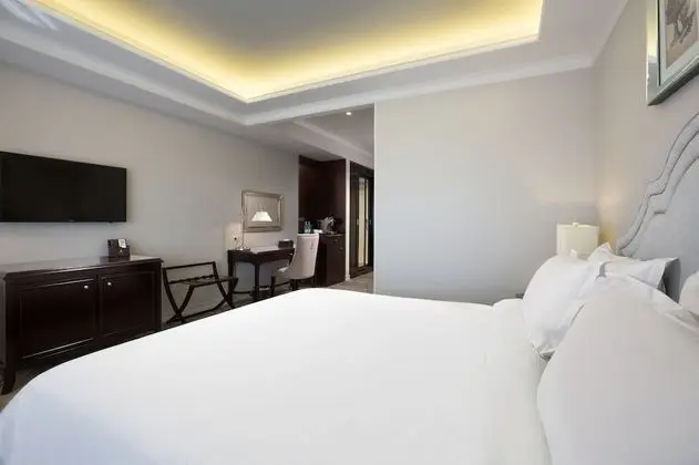Deluxe Tek Büyük Yataklı Oda, Balkon, Deniz Manzaralı