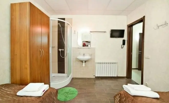 Economy Tek Büyük Yataklı Oda, Ortak Banyo