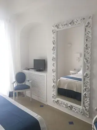 Junior Üç Kişilik Oda, 1 Büyük (Queen) Boy Yatak ve Çekyat, Deniz Manzaralı