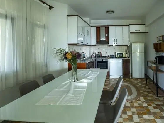 2+1 Daire, Deniz veya Havuz Manzaralı, Verandalı
