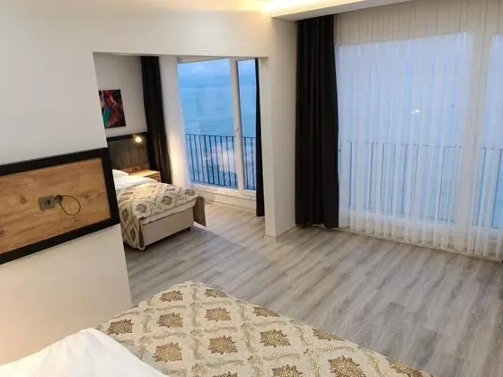 Aile Suiti, Deniz Manzaralı