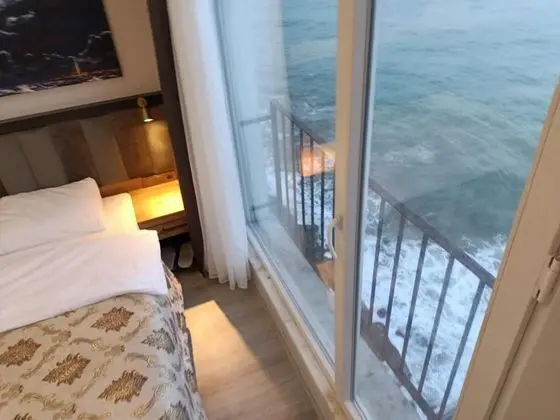 Aile Suiti, Deniz Manzaralı