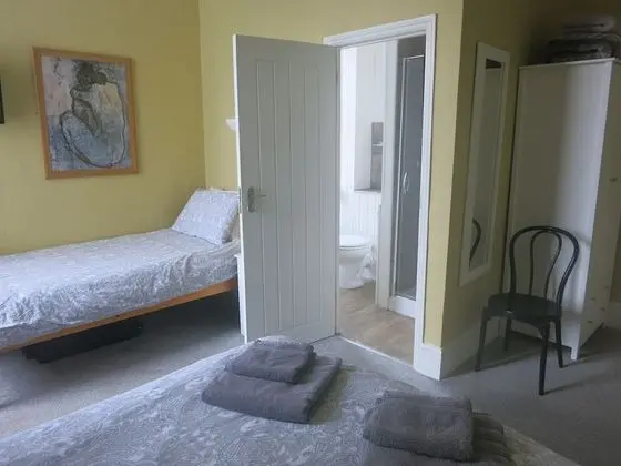 Tek Büyük veya İki Ayrı Yataklı Oda