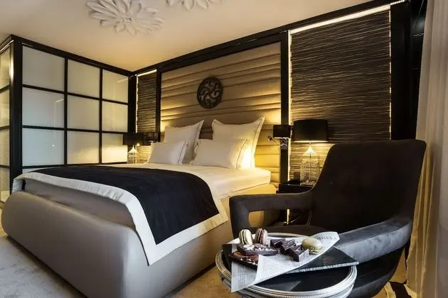 Premium King Room