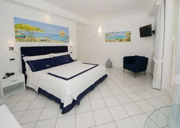 Standard Tek Büyük Yataklı Oda