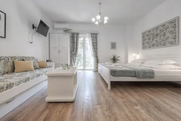 Romantic Stüdyo Süit, Sigara İçilmez, Bahçe Manzaralı