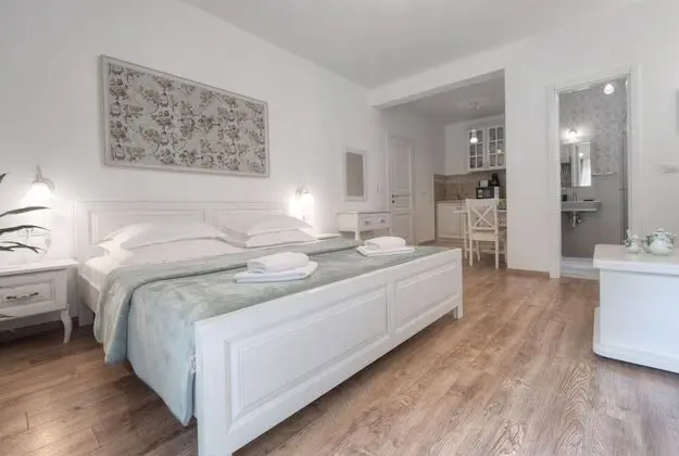 Romantic Stüdyo Süit, Sigara İçilmez, Bahçe Manzaralı