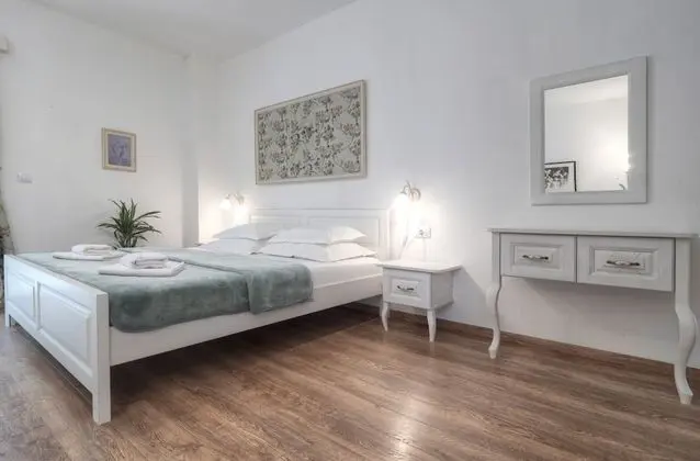 Romantic Stüdyo Süit, Sigara İçilmez, Bahçe Manzaralı