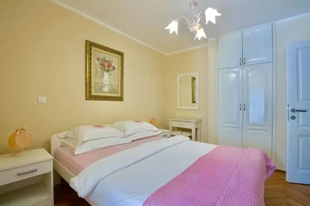 Romantic Tek Büyük Yataklı Oda
