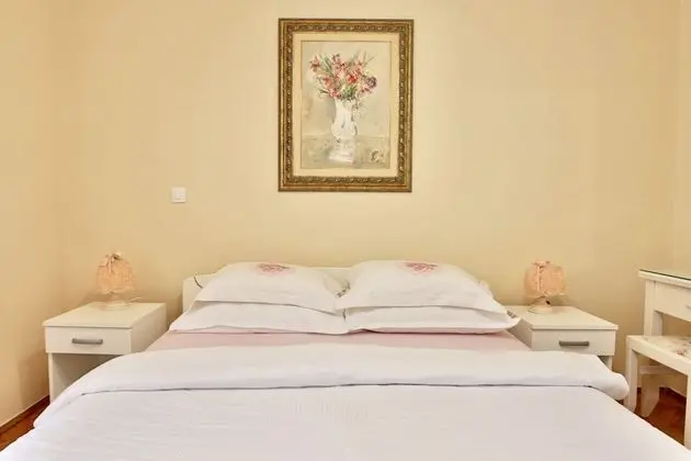 Romantic Tek Büyük Yataklı Oda
